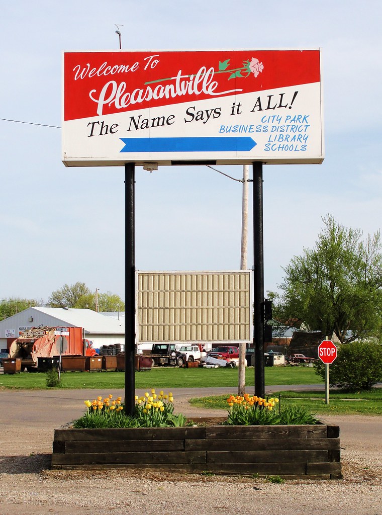 A pleasant sign you to Pleasantville, Iowa. Lights in my