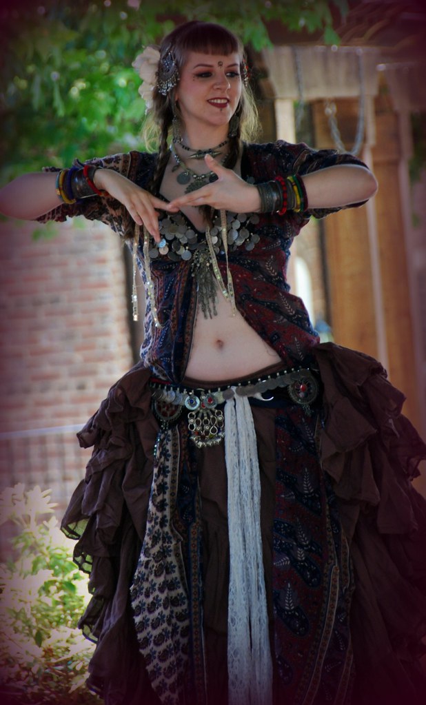 DSC_0385a Alawim Belly Dance Company. Duluth Festival Cent… Flickr