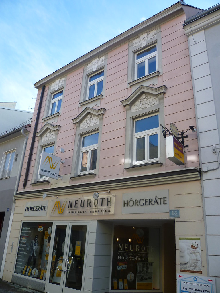 Wr. Neustadt, Baja Austria (el arte de las fachadas de Wr.… Flickr
