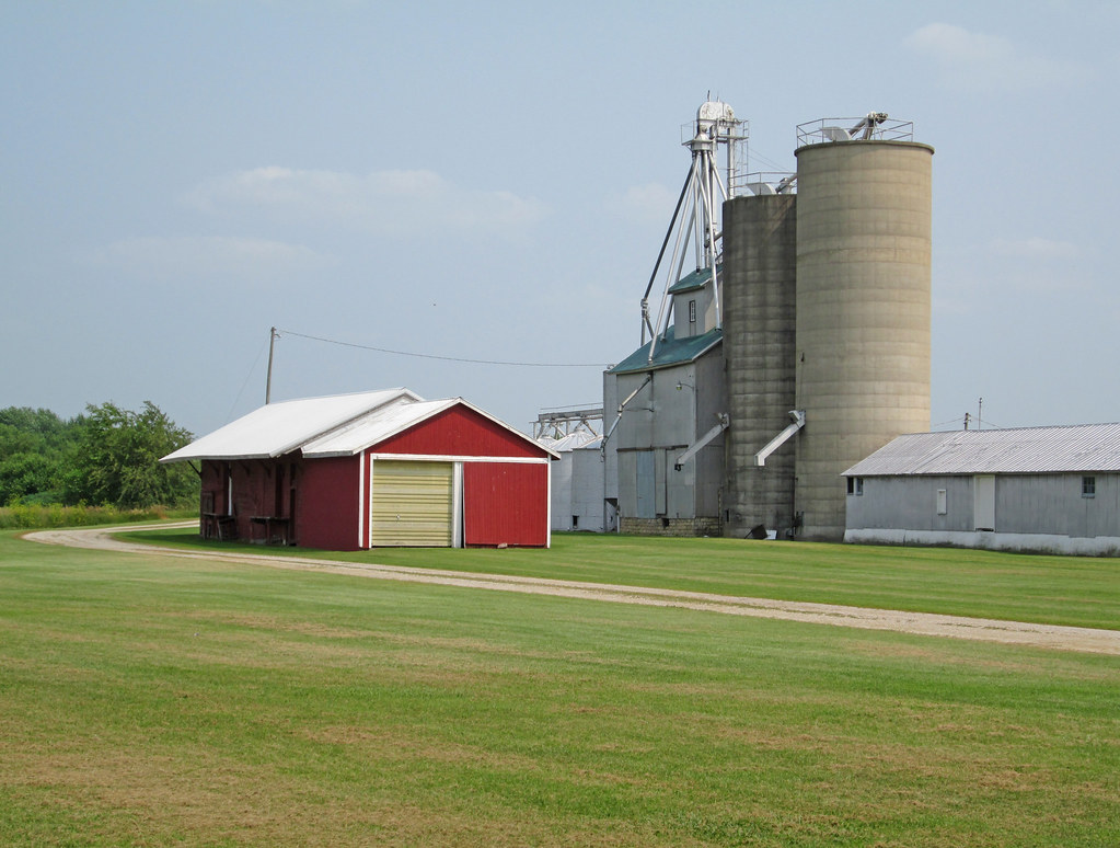 Clare Station A view of the Clare depot and grain elevator… Flickr