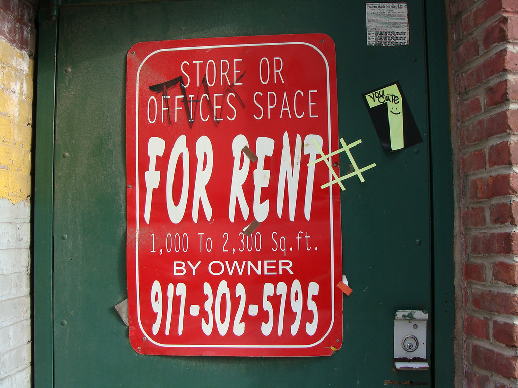 For Rent sign & smiley number 7, Vernon Blvd, LIC liqcity Flickr