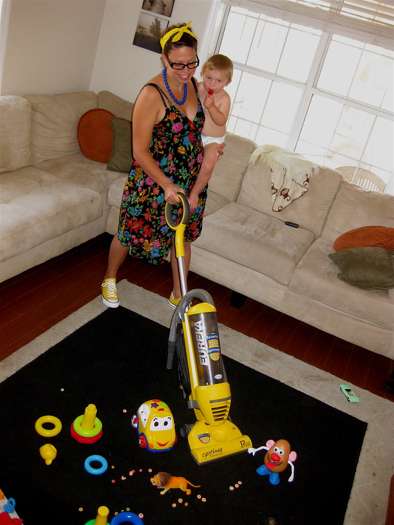 IMG_3249 Homemaker and mother, Tracy Jackson, 27, vacuums … Flickr