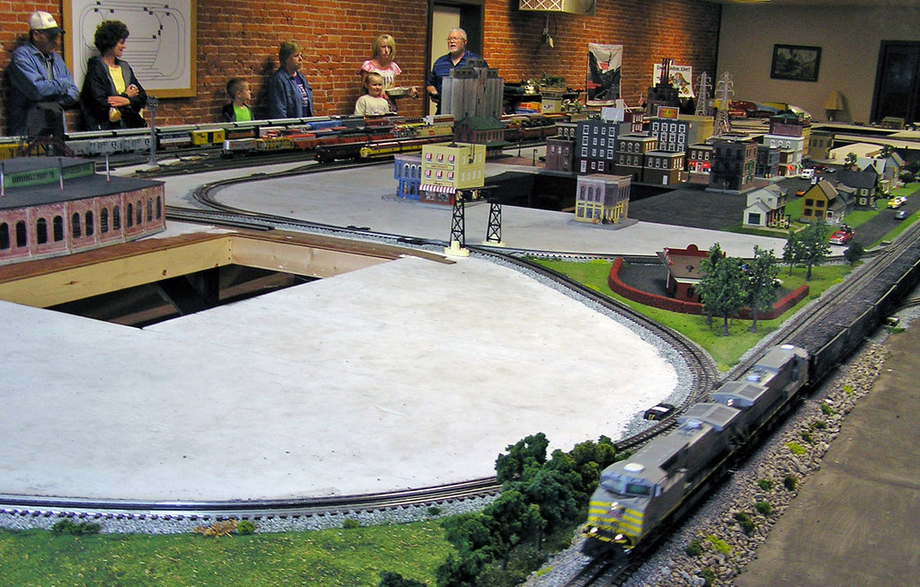 Slater MO model RR layout on Main Slater is a railroad tow… Flickr
