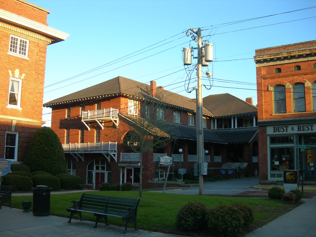The Belmont Inn Abbeville, South Carolina Constructed in 1… Flickr