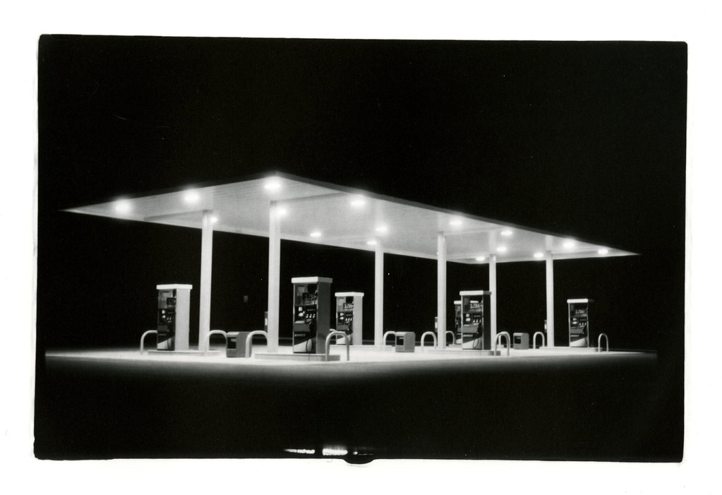 lonely gas station July 2004, an isolated gas station stan… Flickr