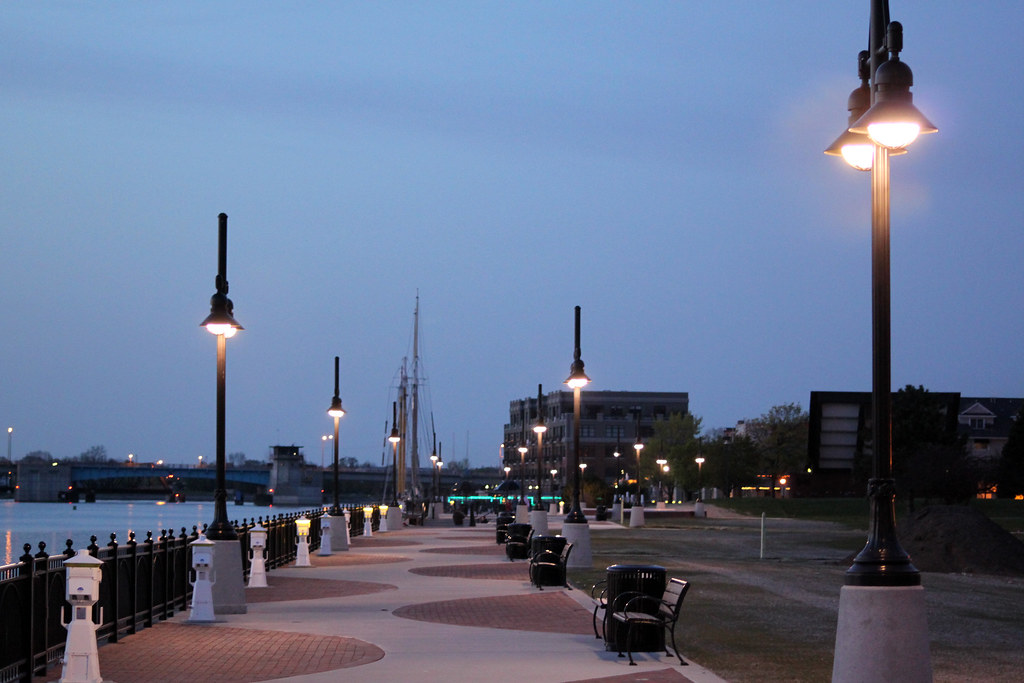 042k Wenona Park, Bay City, MI mark5032001 Flickr