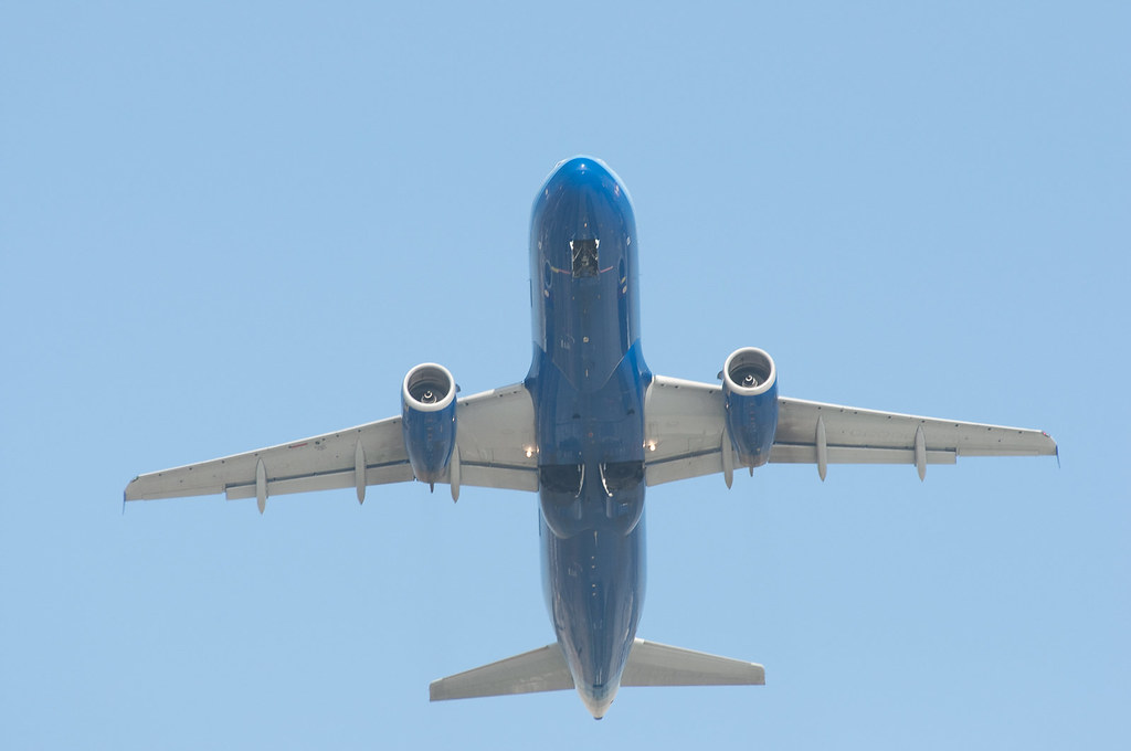 United Airbus raising landing gear SBGrad Flickr