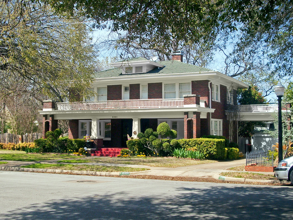 Mistletoe Heights House Another view of the house. Flickr