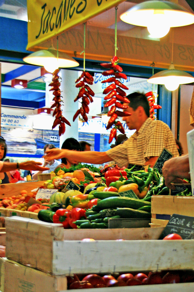 Marché de SaintJean de Luz Petit détour au marché de Sain… Flickr