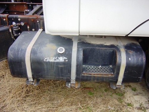 Mack CS200P Fuel Tank 75 Gallon 2000 | busbeetruckparts | Flickr