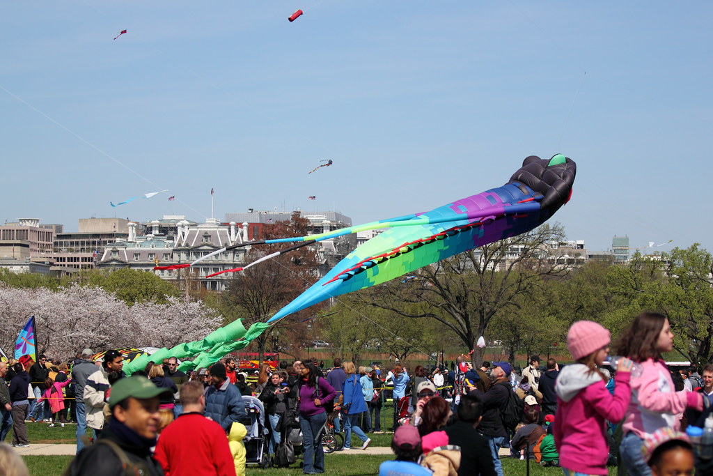Kite Festival Giant Kite The largest kite, I believe, at t… Flickr