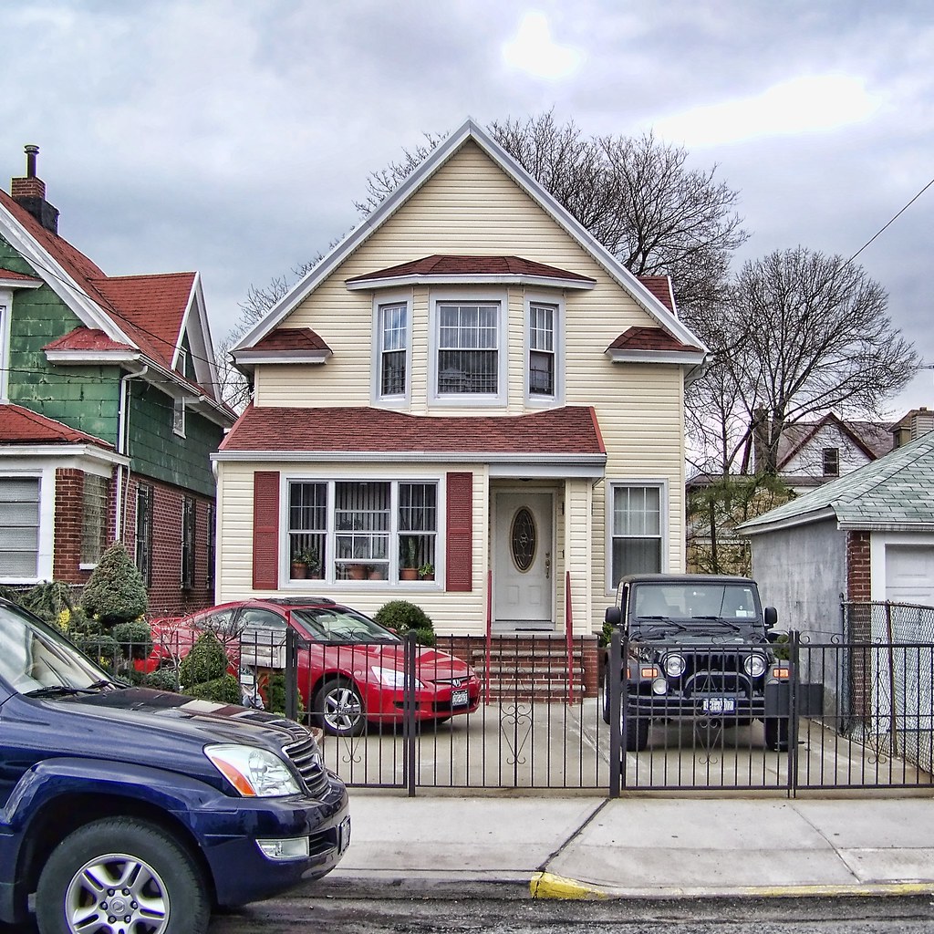 East 17th Street Near Avenue V Modernized, but still taste… Flickr