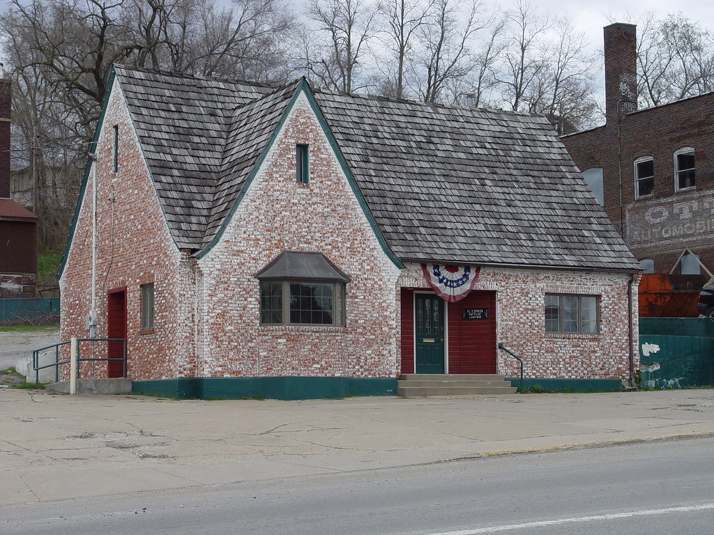 Old gas station Ottumwa, Iowa An old gas station which is … Flickr