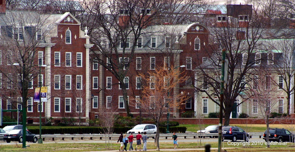The river houses at Harvard along the Charles at Memorial … Flickr