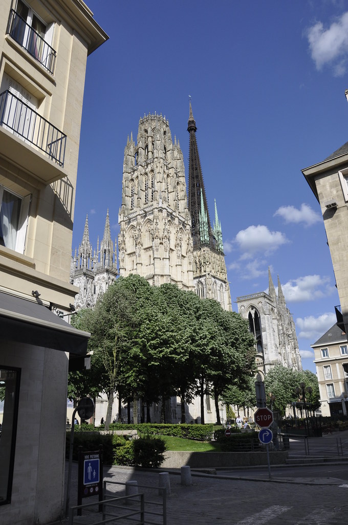 Rouen Cathedral Rouen (French pronunciation [ʁwɑ̃]) is th… Flickr