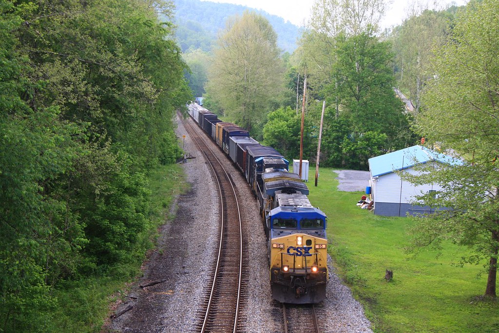 CSX 95 Q317 Thornton WV 23 May 2010 The daily WB rolls thr… Flickr