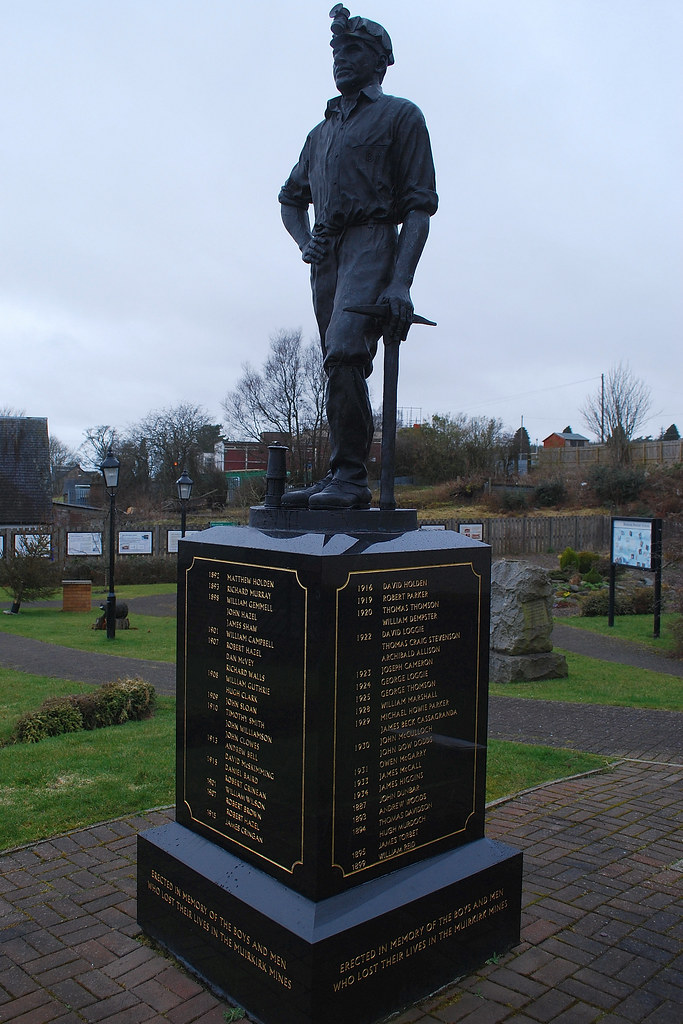 Memorial to those killed Muirkirk James Brown Flickr
