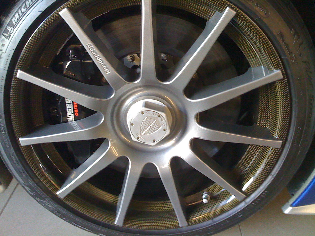 Carbon Fiber/Magnesium Koenigsegg Rim Amazing rims. Supercarz Flickr