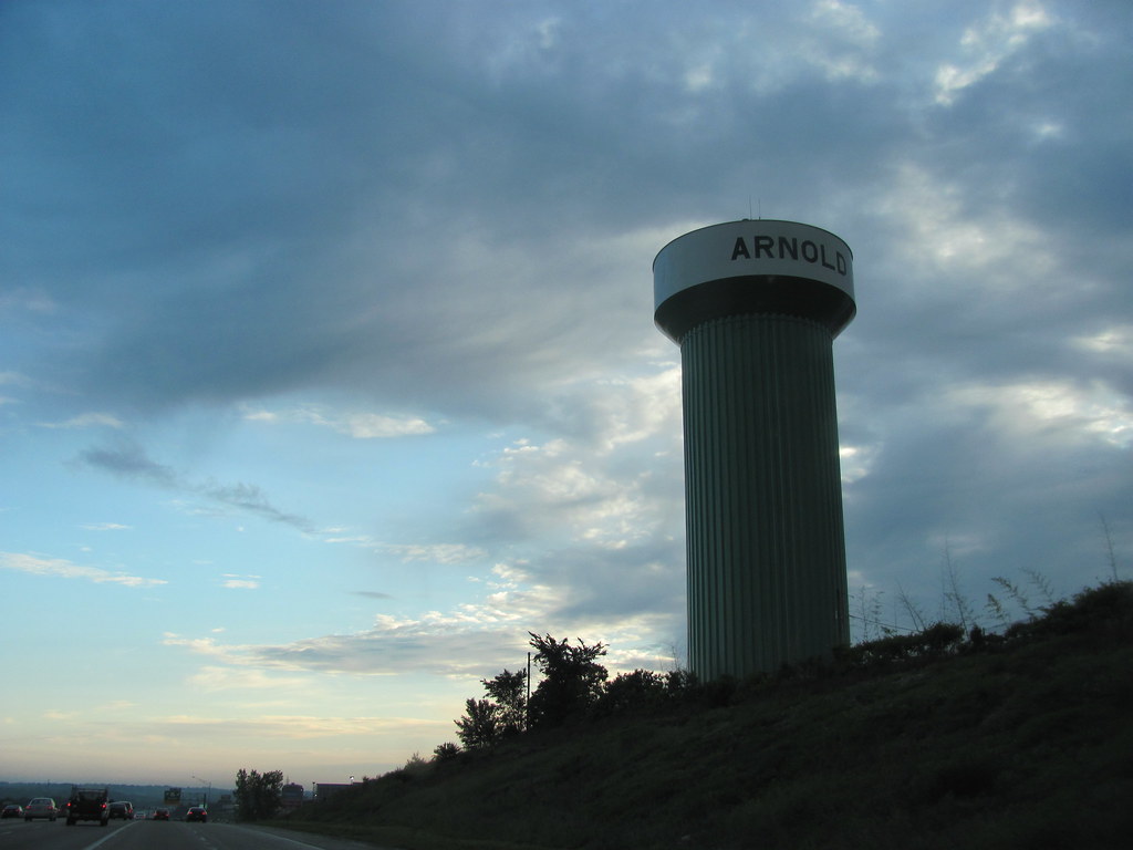 Arnold Water Tower from I55_IMG_3687 WampaOne Flickr