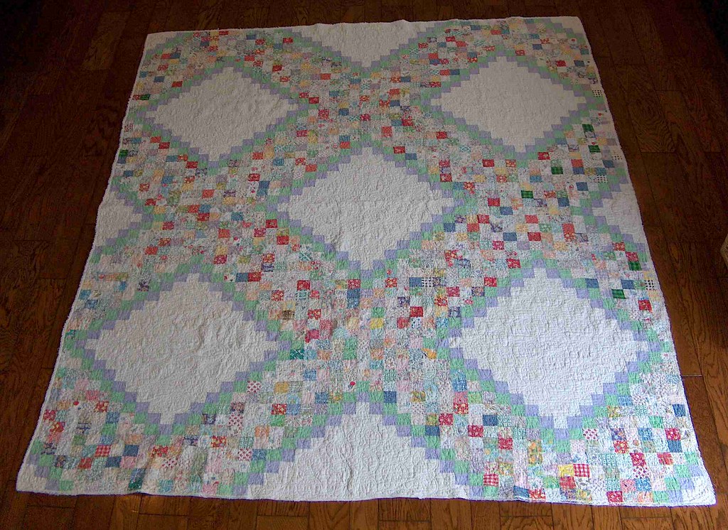 irish chain, circa 1940s Nauvoo Quilt co. Flickr