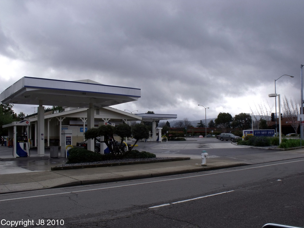 Arco Gas Station Sunnyvale, CA At the corner of Sunnyvale… Flickr