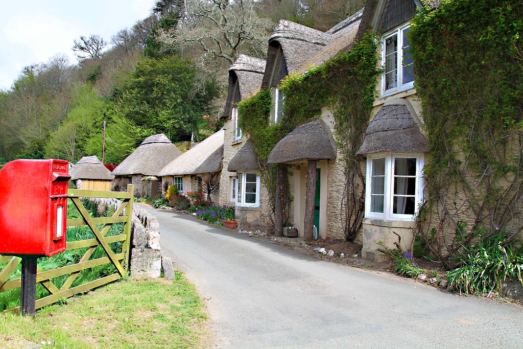 Cottage by Blackpool Sands in Devon, England. Stacey Raven Flickr