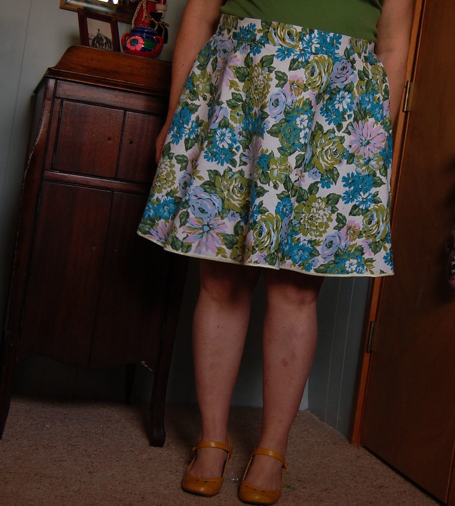 Sew What Skirts Half Circle Skirt I used two matching pie… Flickr