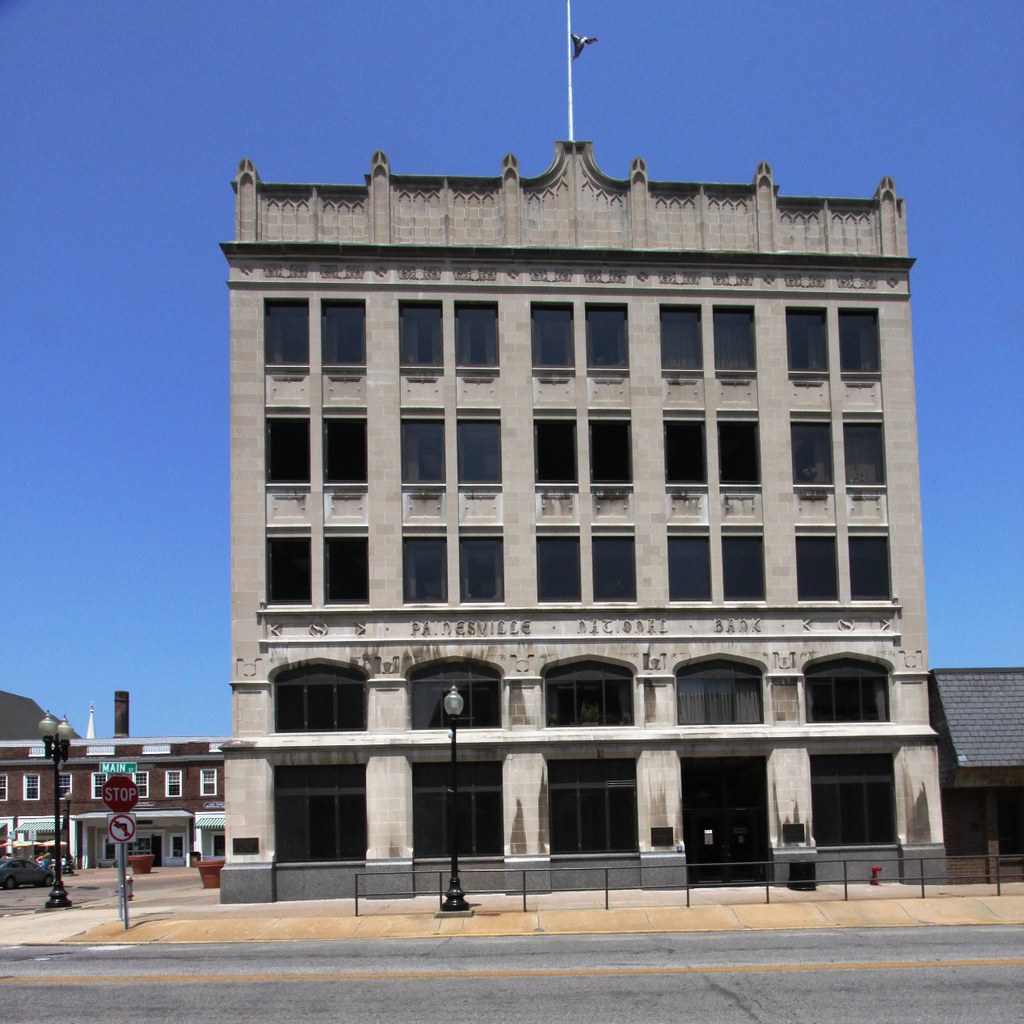 Bank IMG_4004 Painesville National Bank, Painesville, Ohio… OZinOH