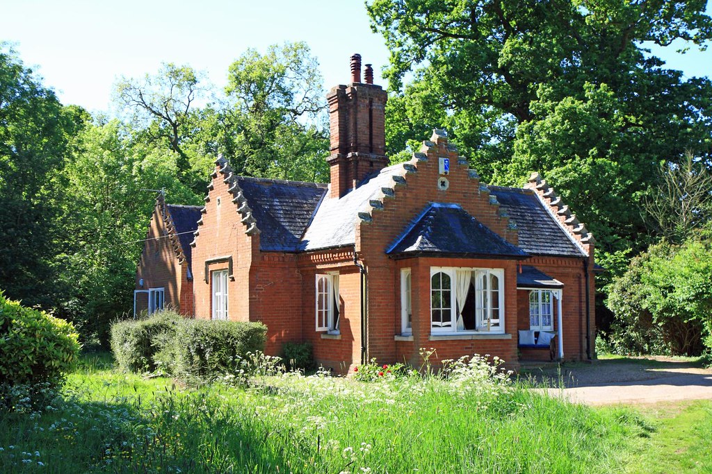 Gatehouse to Marlingford Hall Marlingford Norfolk GWUK290… Flickr