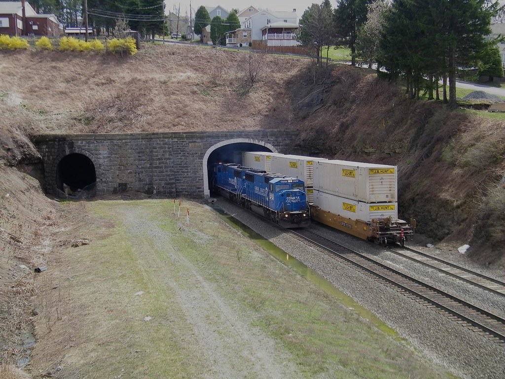 101_2472 A The Gallitzin Tunnels in Gallitzin, Pennsylvani… Flickr