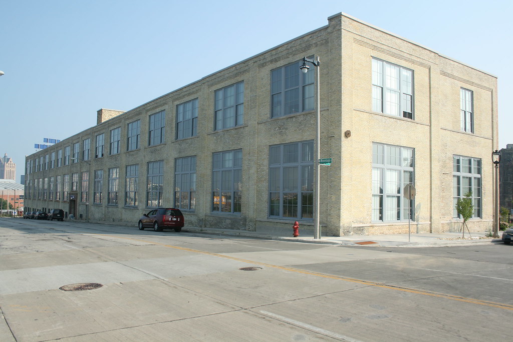 Blue Ribbon Lofts a photo on Flickriver