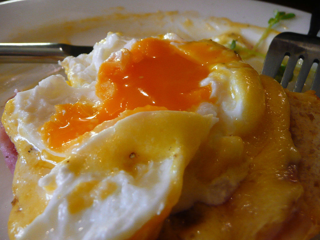 Gooey egg yolk Breakfast with workmate J and friend L, 20/… Flickr
