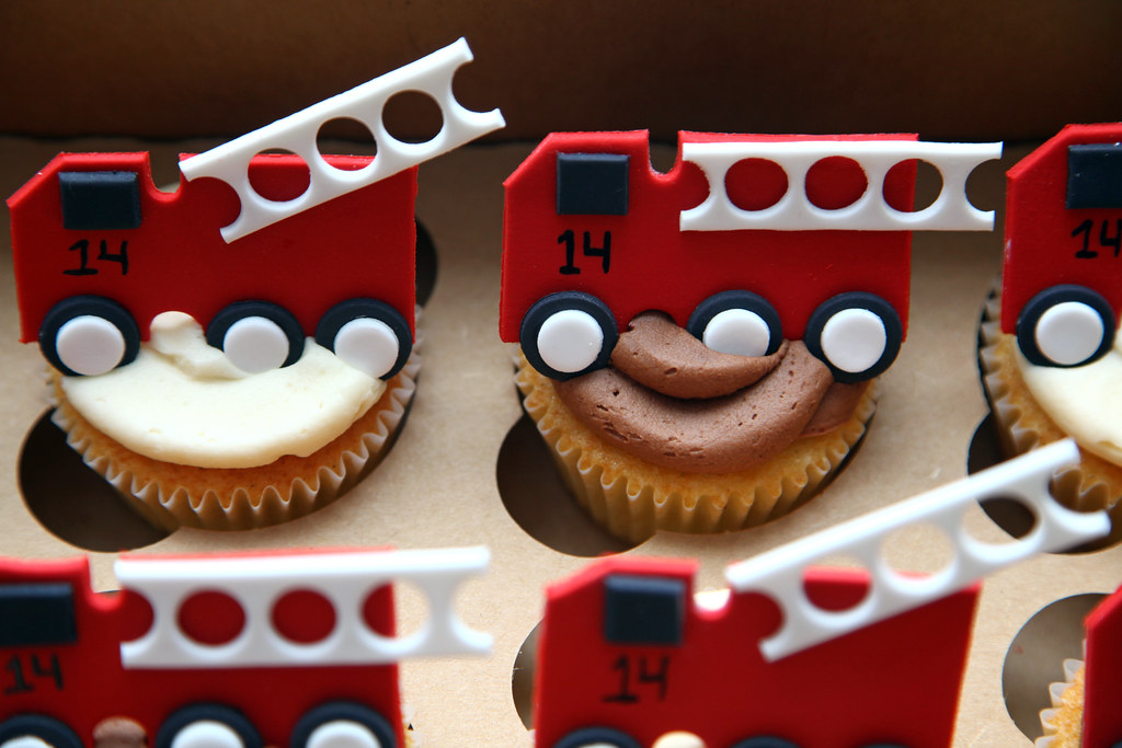 Fire truck cupcakes 2.0 The 14 represents the FDNY's Engin… Flickr