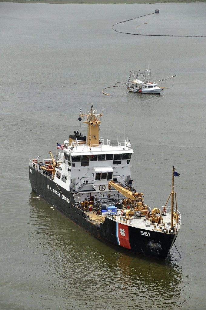 Skimming Operations in Grand Isle June 6 GRAND ISLE, La. … Flickr