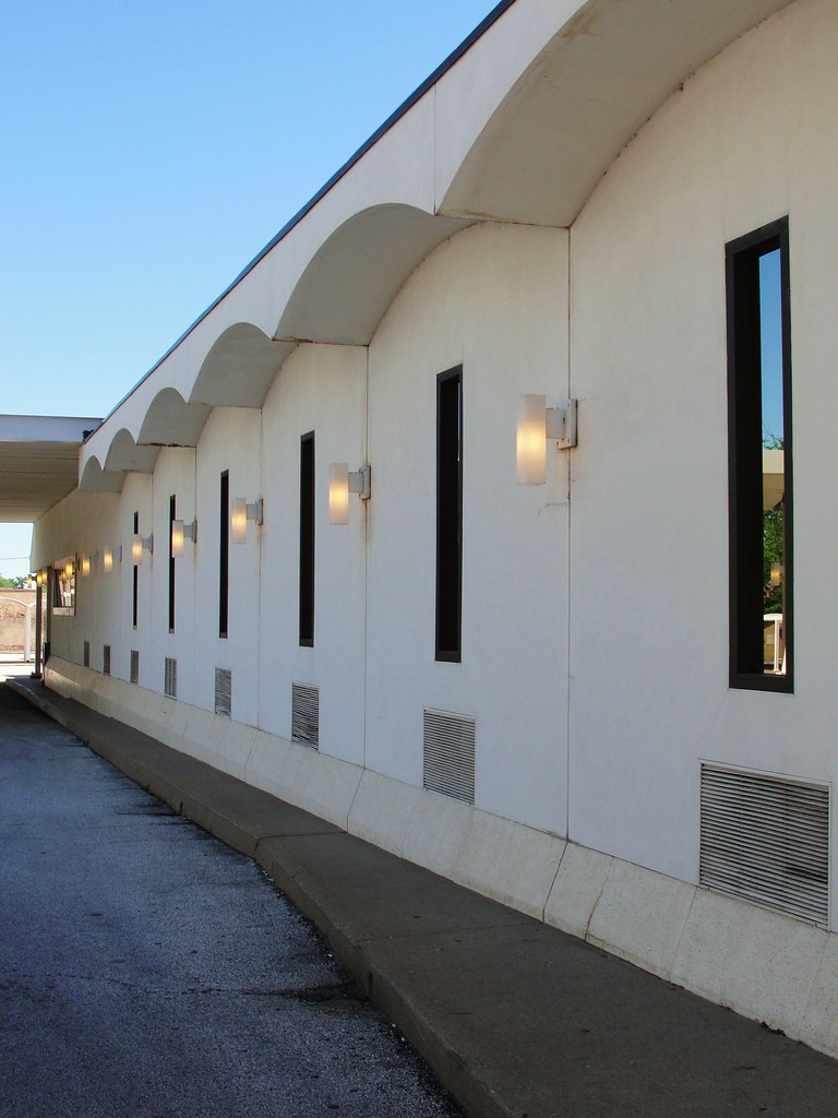 Quincy Bank of America old and modern styles holding han… Flickr