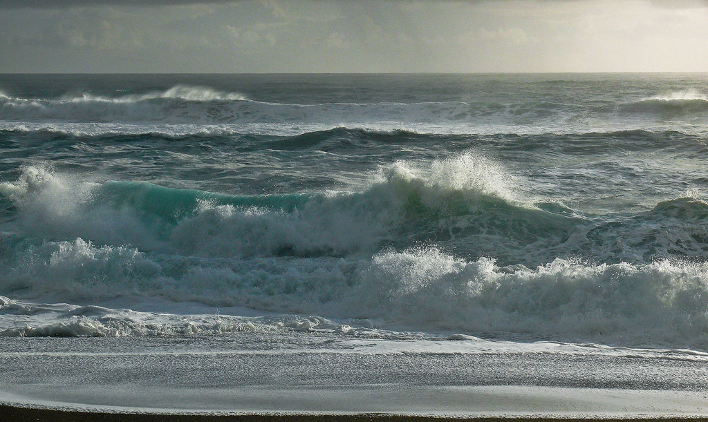 P1060444 The surf on western shore of Port Orford in Curry… Flickr