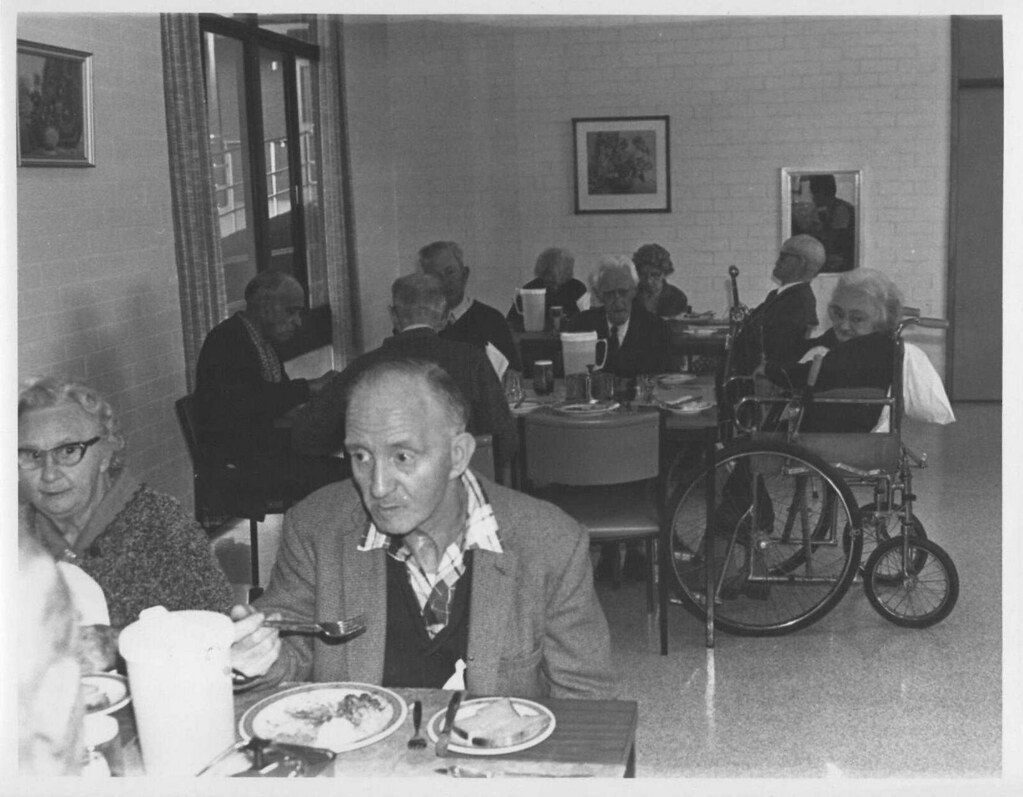 Residents of Hume Court Residents of Hume Court at mealtim… Flickr