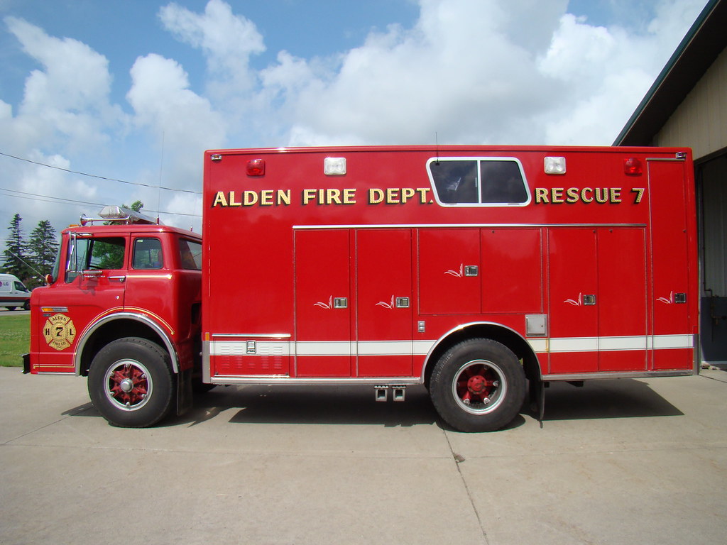 Rescue 7, Alden Fire Department 1990 Ford 8000 Custon Cab … Flickr