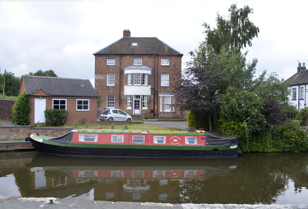 Barton Turn Wharf House Wharf House at Barton Turn on th… Flickr