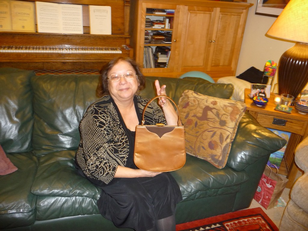 P1030425 grandma's purse Mark Schatz Flickr