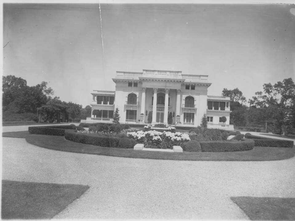 Colgate mansion main entrance Sharon Historical Society Flickr