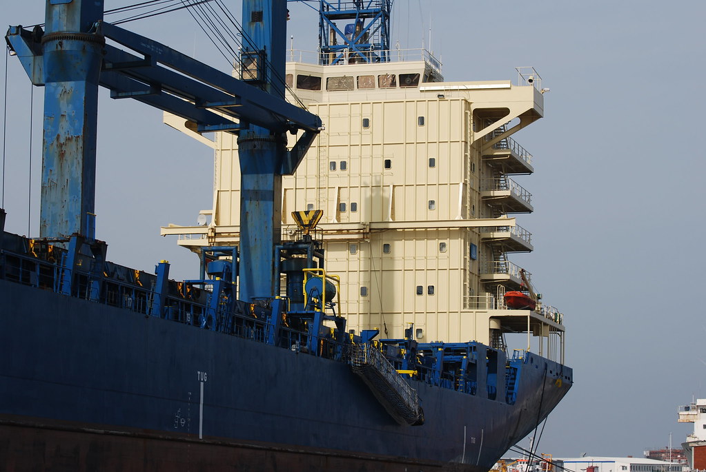 Another Cargo Ship Bremerhaven 24.03.2010 girlie
