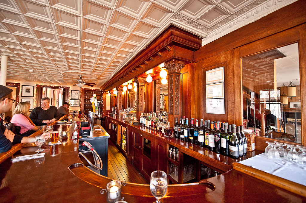 Frenchtown, New Jersey The National Hotel main dining room… Flickr