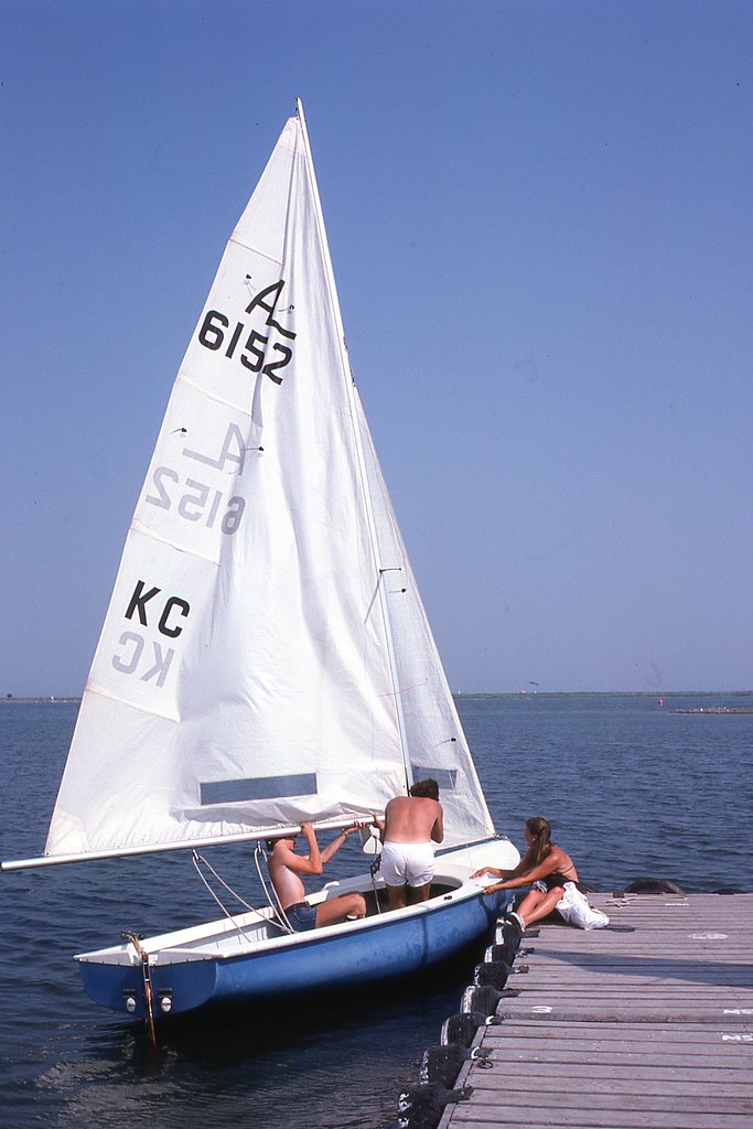 Mooredale Toronto, Ontario 1979 Mooredale Sailing Club, … Flickr