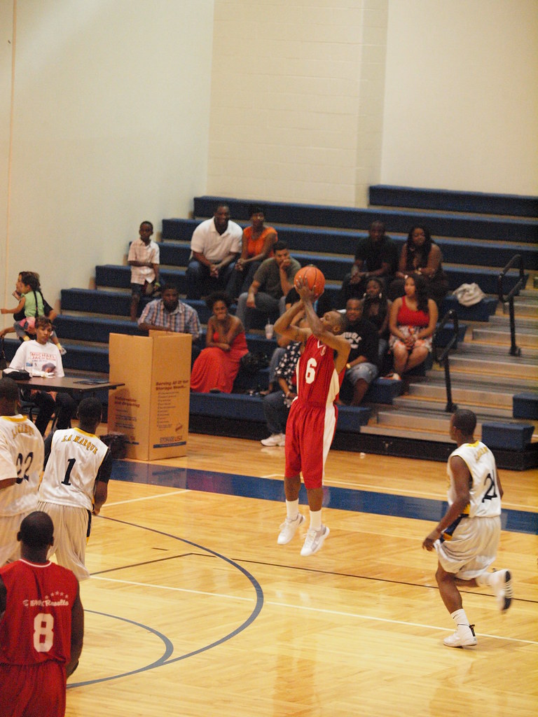 La Marque Texas THE HARLEM ALL STAR LEGENDS former members… Flickr