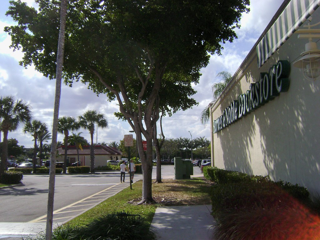 Barnes & Noble Bookstore, Aventura Mall, Florida www.meE… Flickr