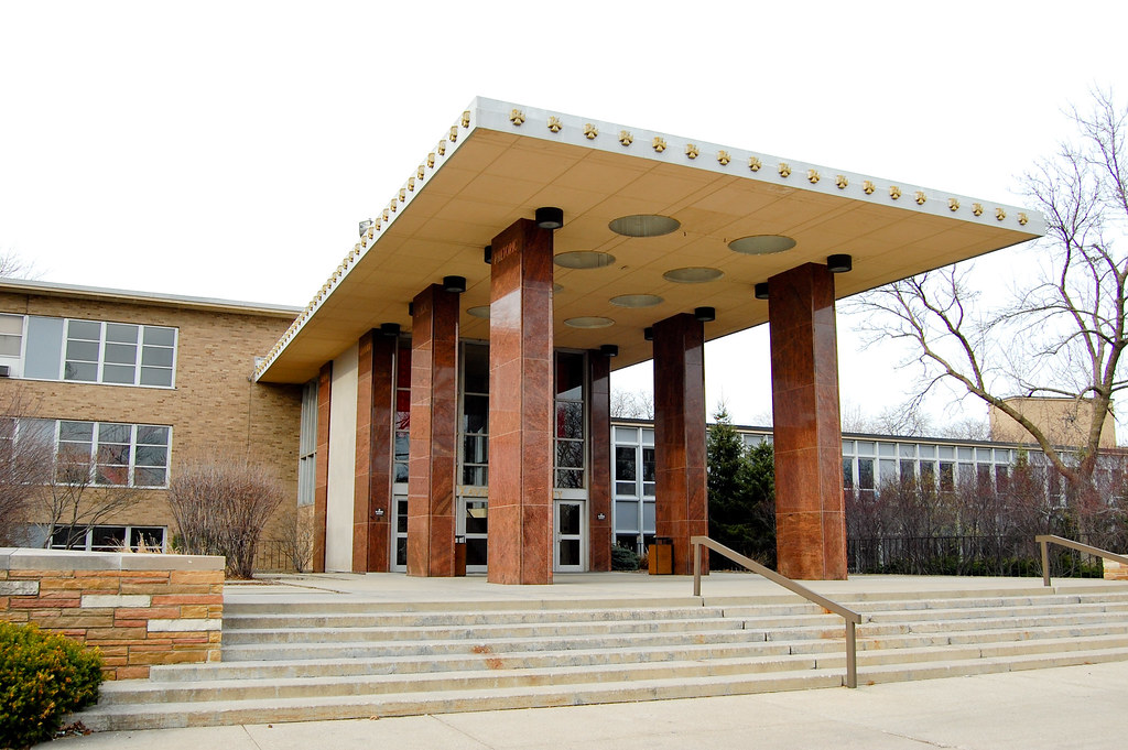 Warde Academic Center One of the main buildings of Saint X… Flickr
