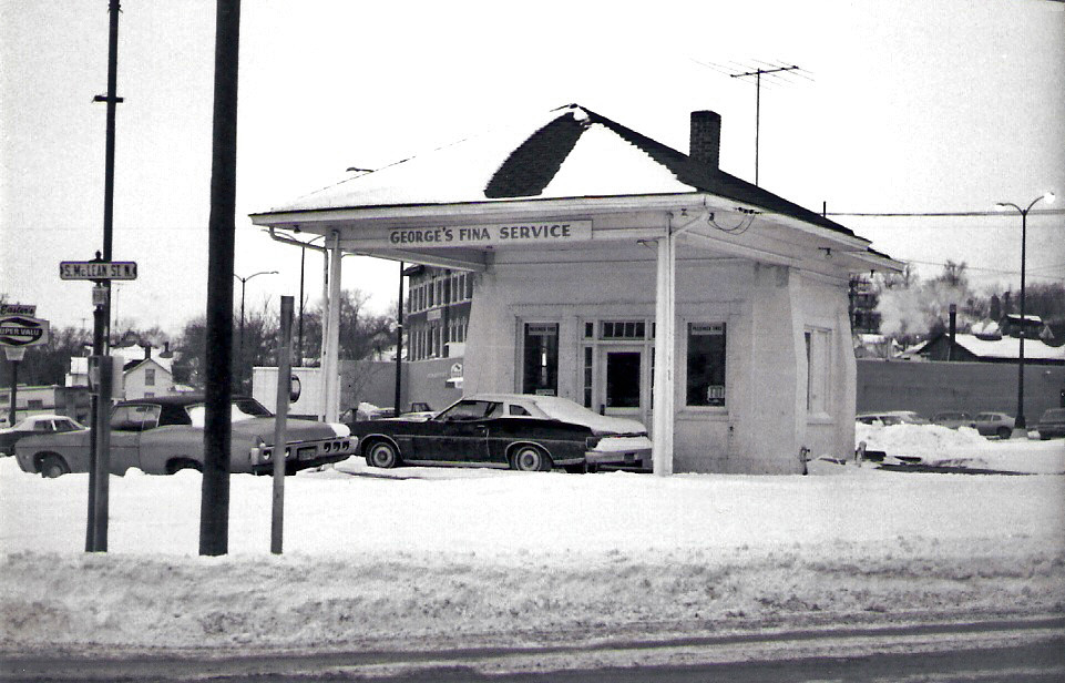 Old gas station, Ottumwa, Iowa The old Fina Servi… Flickr