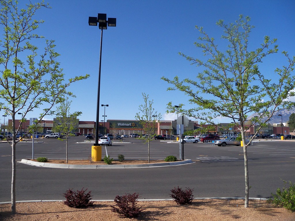 Newer WalMart Supercenter, in Albuquerque, New Mexico. Flickr