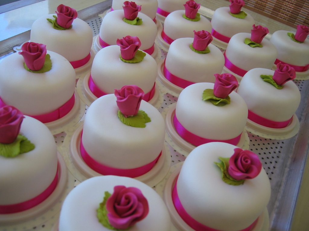 hot pink roses mini fondant a photo on Flickriver